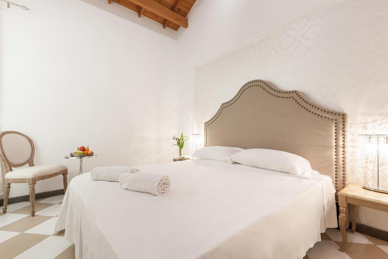 San Giacomo Rooms Cagliari Bagian luar foto